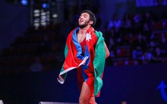 Turan Bayramov erməni idmançıya qalib gəlib bürünc medal qazandı