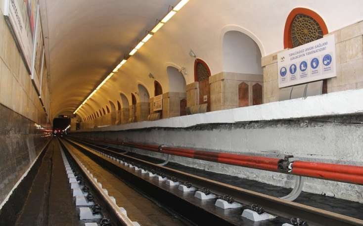Bakı metrosunda ilk dəfə yollar dəmir-beton bloklar üzərində qurulub