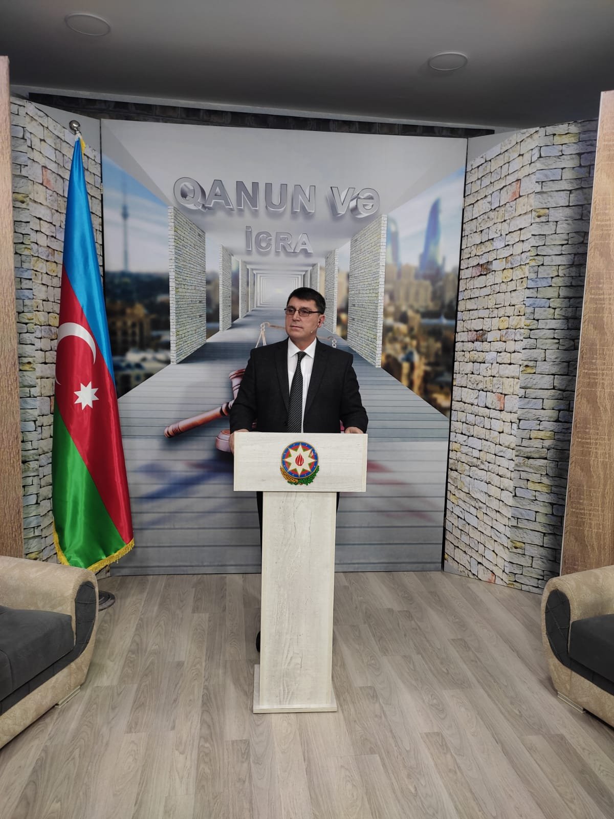 Azərbaycan Respublikası Vəkillər Kollegiyasının üzvü, vəkil Əkbər Yusifoğlunun təqdimatında "Qanun və İcra" verlişi