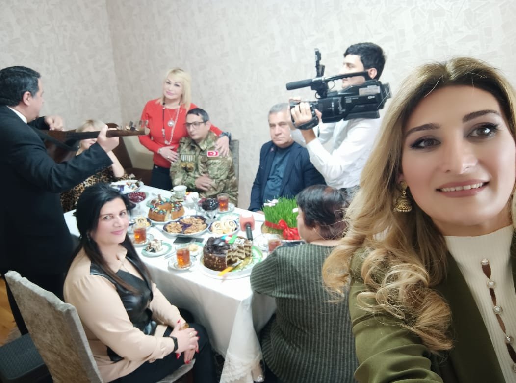 Space TV-də yayımlanan “Qarabağ Azərbaycandır” verlişi Vətən müharibəsi qazisinin ailəsinin qonağı oldu-FOTOLAR