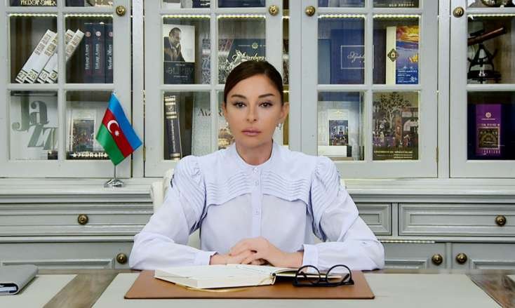 Mehriban Əliyeva dünya çempionu olan şahmatçılarımızı təbik etdi - FOTO