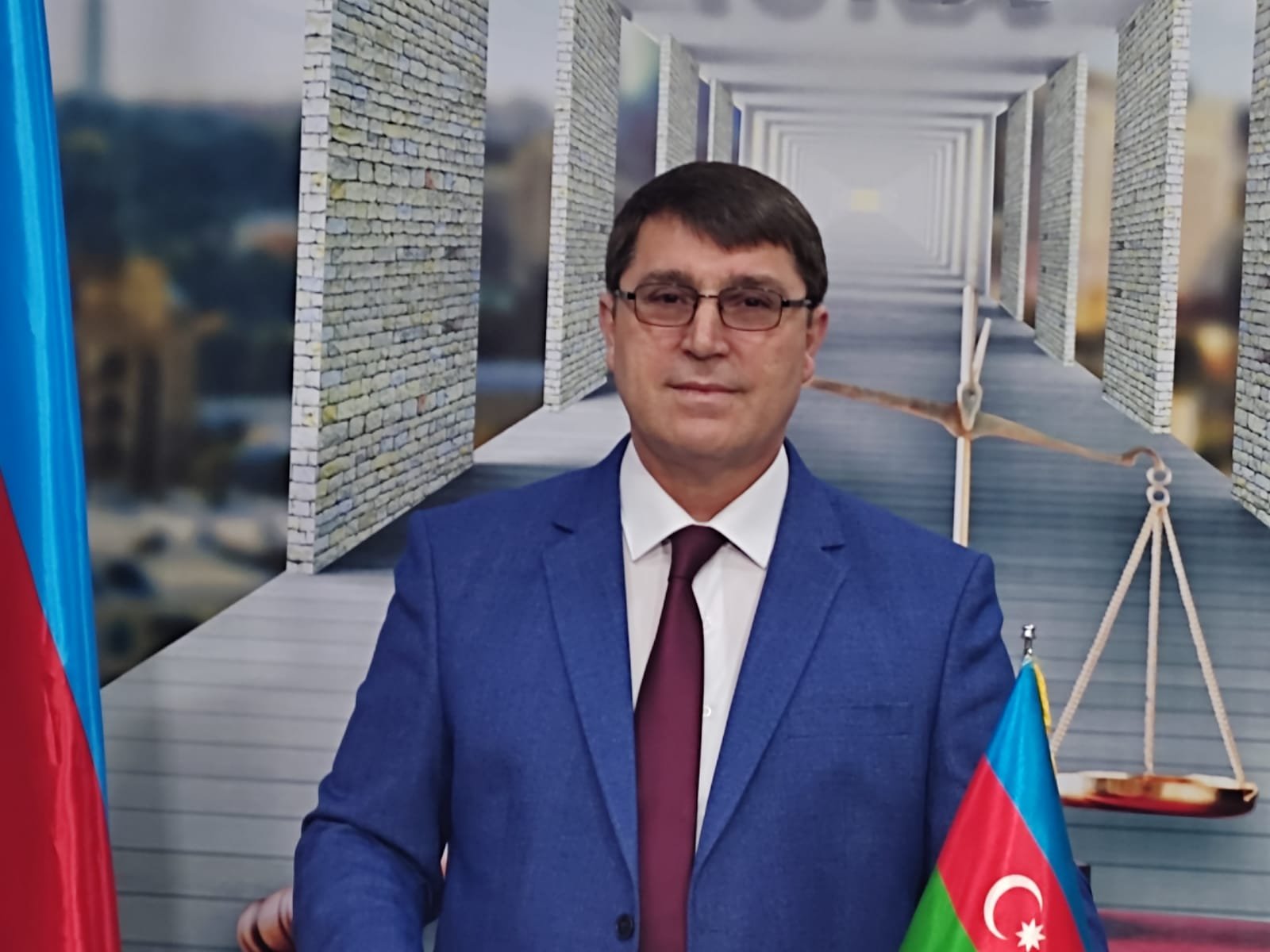Tanınmış hüquqşünas Əkbər Yusifoğlu Həmrəylik Günü və Yeni İl münasibəti ilə azərbaycanlıları təbrik edib