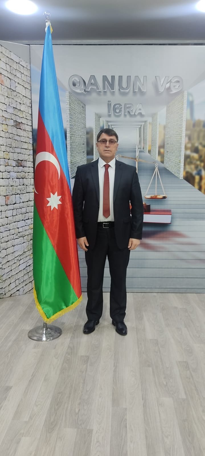 Bakı şəhəri 20 saylı Vəkil Bürosunun vəkili, tanınmış hüquqşünas Əkbər Yusifoğlu  28 May - Respublika Günü münasibətilə Azərbaycan xalqını təbrik edib