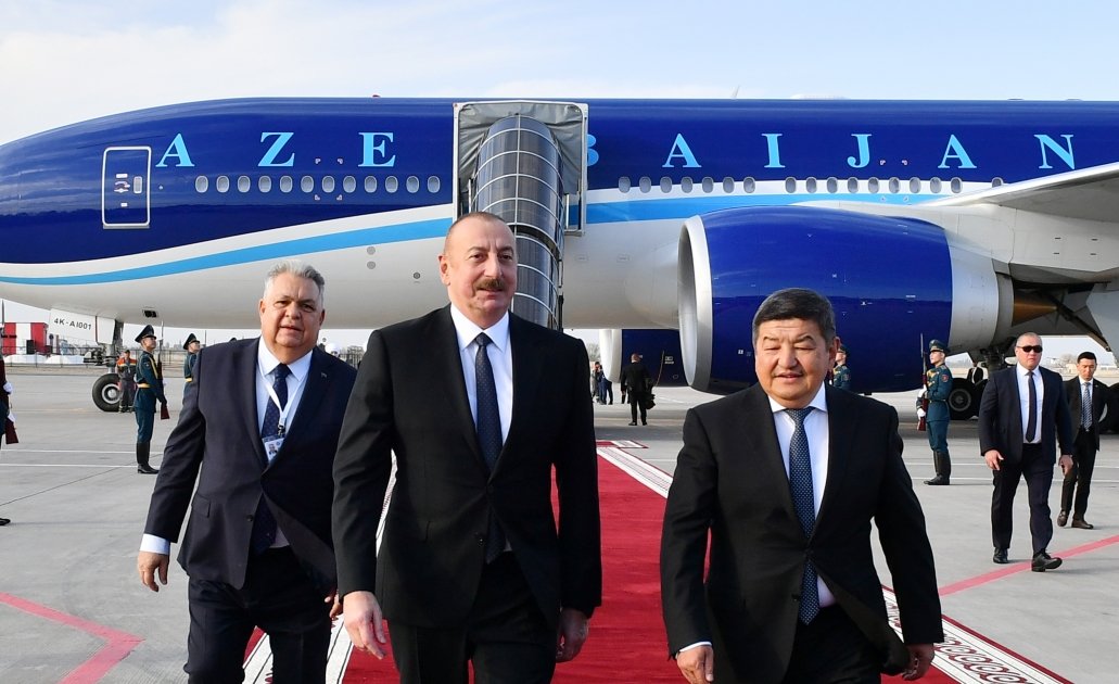 Prezident Qırğızıstana getdi - FOTOLAR