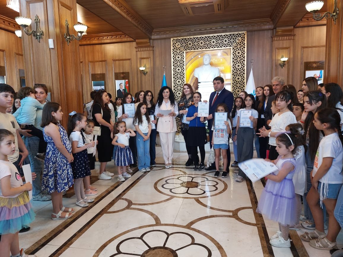 Uşaqların Beynəlxalq Müdafiəsi Günü münasibətilə sərgi keçirilib- FOTOLAR