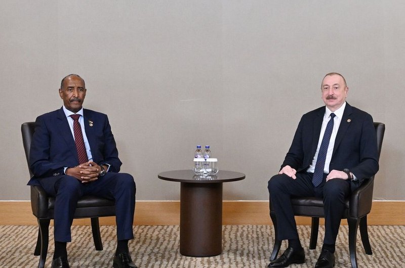 İlham Əliyev həmkarı ilə bir arada
