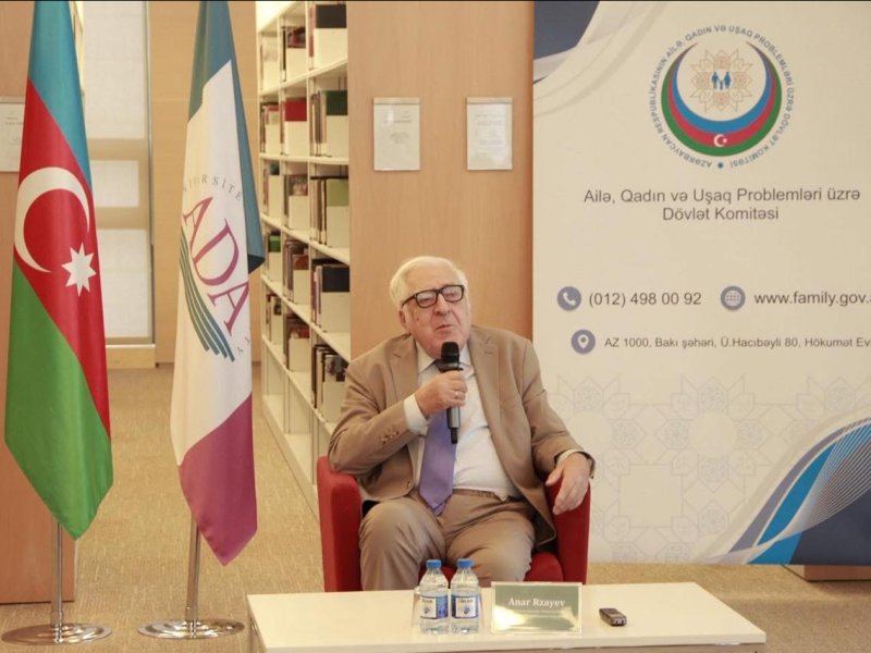GÖRKƏMLİ XALQ YAZIÇISININ GƏNCLƏRLƏ GÖRÜŞÜ- FOTOLAR