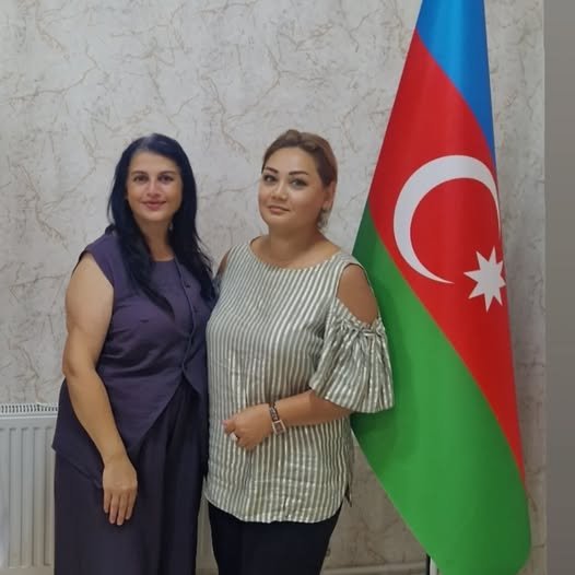 Yeganə xanım yeni yaşınız mübarək!