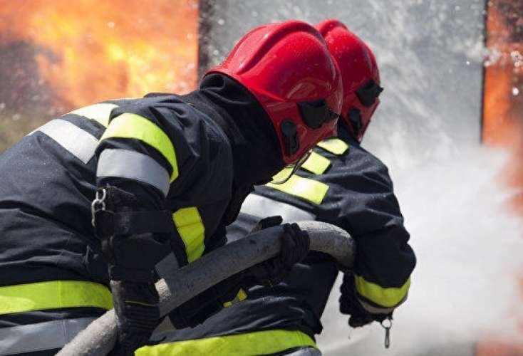 Bakıda 2 otaqlı ev yandı