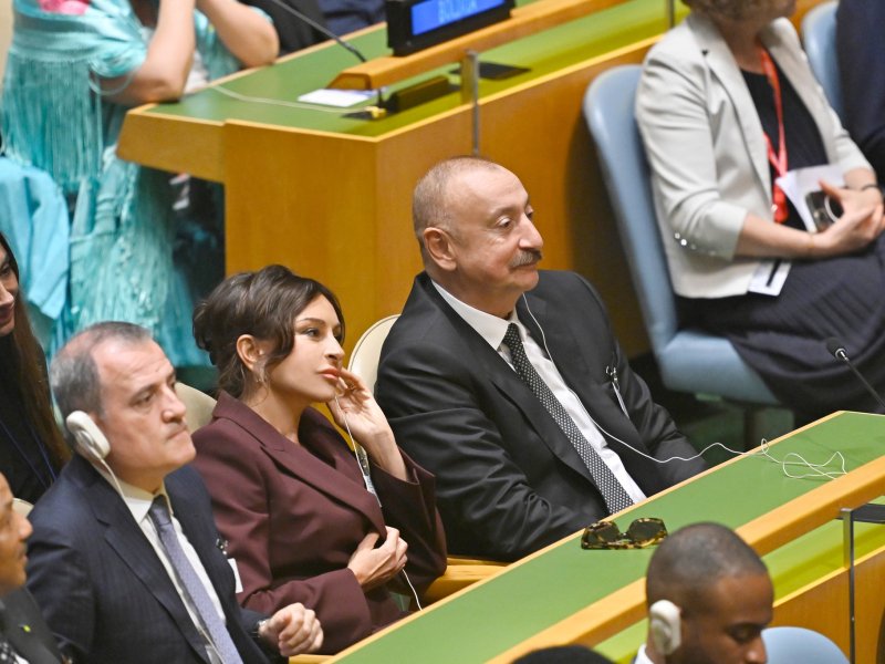 İlham Əliyev və birinci xanım Mehriban Əliyeva BMT-nin mənzil-qərargahına gəliblər