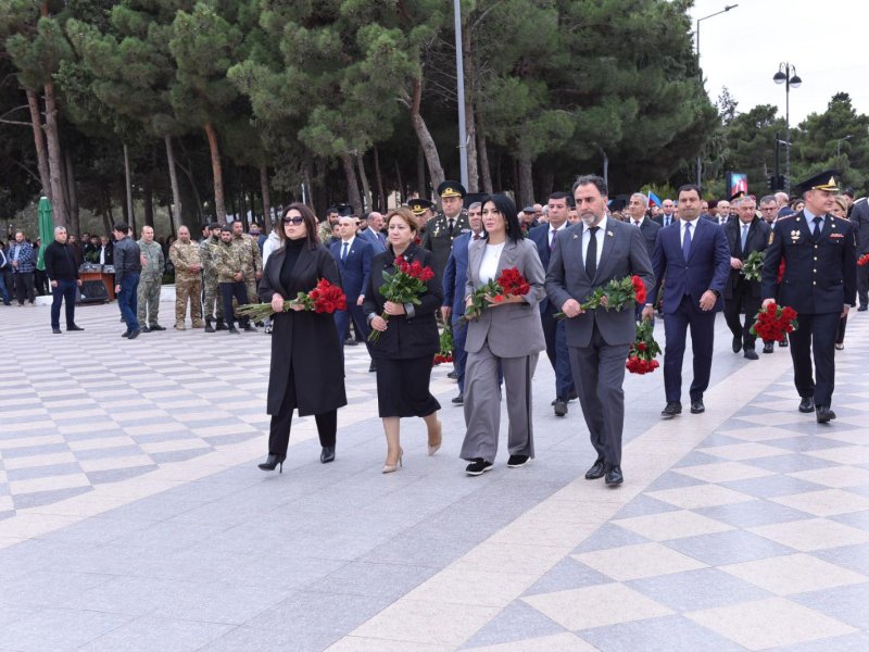 27 Sentyabr - Anım Günü ilə əlaqədar Sumqayıt Şəhidlər Xiyabanı ziyarət olunub-FOTOLAR