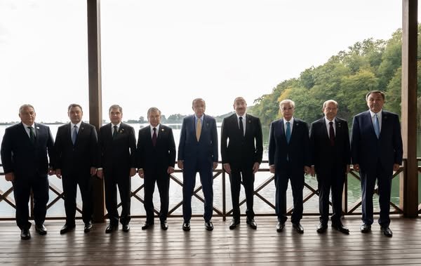 Qəbələdə TDT-nin Zirvə Görüşündə iştirak edən dövlət və hökumət başçılarının şərəfinə rəsmi nahar verilib
