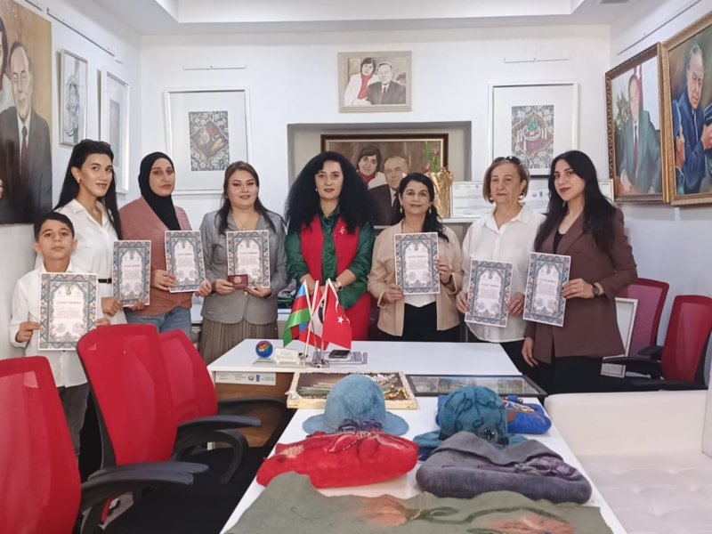 5 Oktyabr - Beynəlxalq Müəllimlər Gününə həsr olunmuş  "Zamanın Ziyalısı" adlı sərgi  təşkil olunub-FOTO