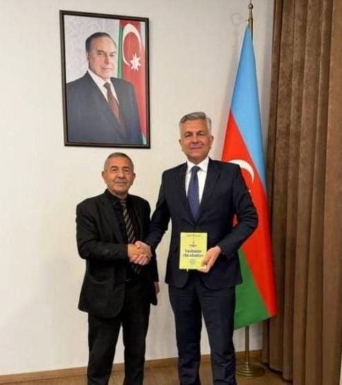 İcra başçısı Faiq Qürbətov şair Səlamət Biləsuvarlını qəbul edib.