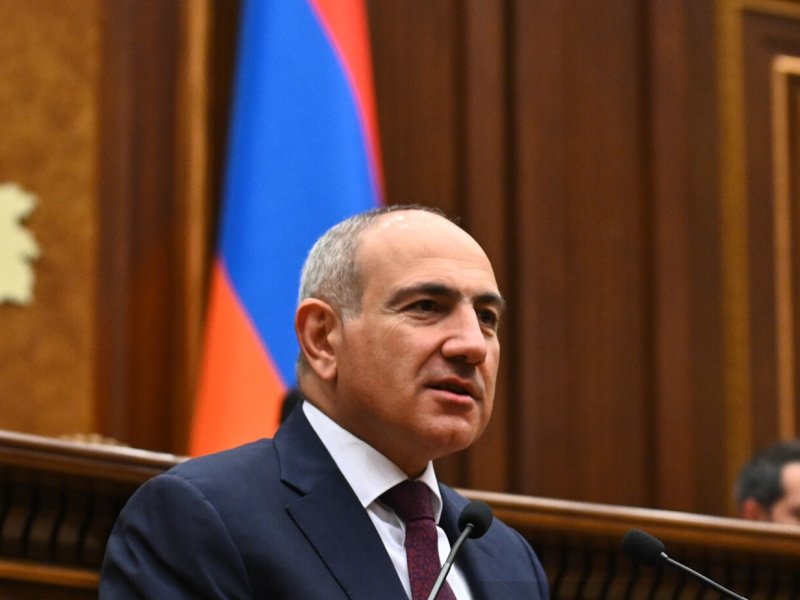Paşinyan yenidən namizəd oldu