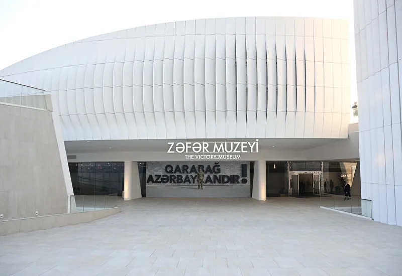 Prezident və Mehriban Əliyeva Zəfər muzeyinin açılışında-FOTOLAR