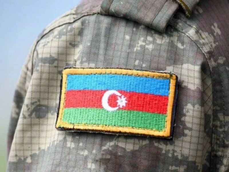 Azərbaycan hərbçisi Laçında minaya düşdü