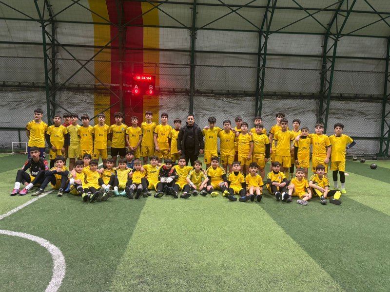 Gələcəyin böyük futbolçuları-FOTOLAR