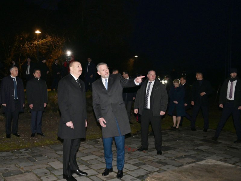 Prezidentlər “Azadlıq Qapısı” abidəsini ziyarət etdi - FOTOLAR