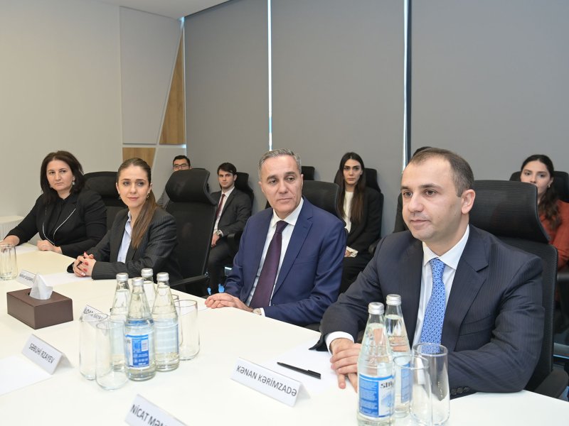 Nazir yeni sədrlə direktoru kollektivə təqdim etdi - Fotolar - Yenilənib