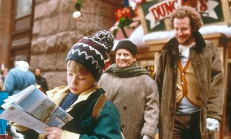 “Evdə tək” filminin qəhrəmanları 35 ildən sonra BİRLİKDƏ- FOTO
