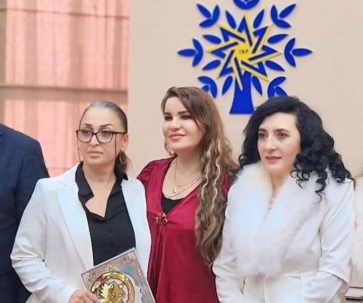 “Qabaqcil təhsil işçisi” döş nişanlı rəssam  “Uğurlarımızla 2026-ya” Milli Mükafatı ilə təltif olunub.  FOTOLAR+VİDEO