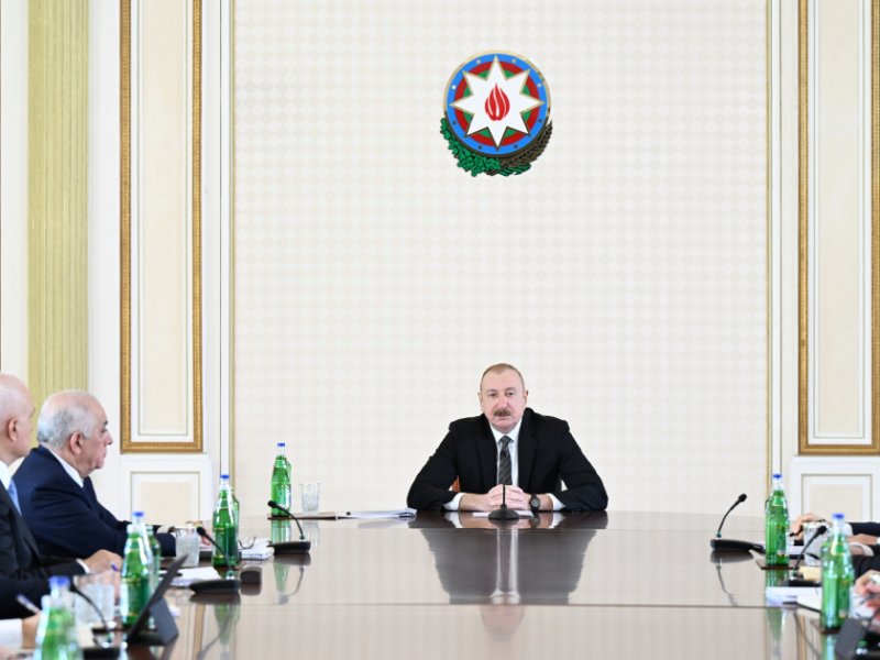 Prezident müşavirə keçirdi - YENİLƏNİB
