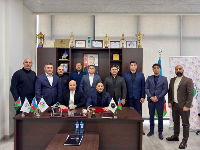 Arpaçay İdman birliyinin ofisində görüş keçirildi-FOTOLAR