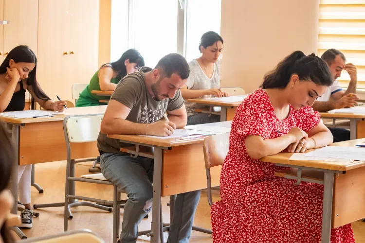 Bu müəllimlərin imtahan qaydası dəyişir – MİLLİ MƏCLİS