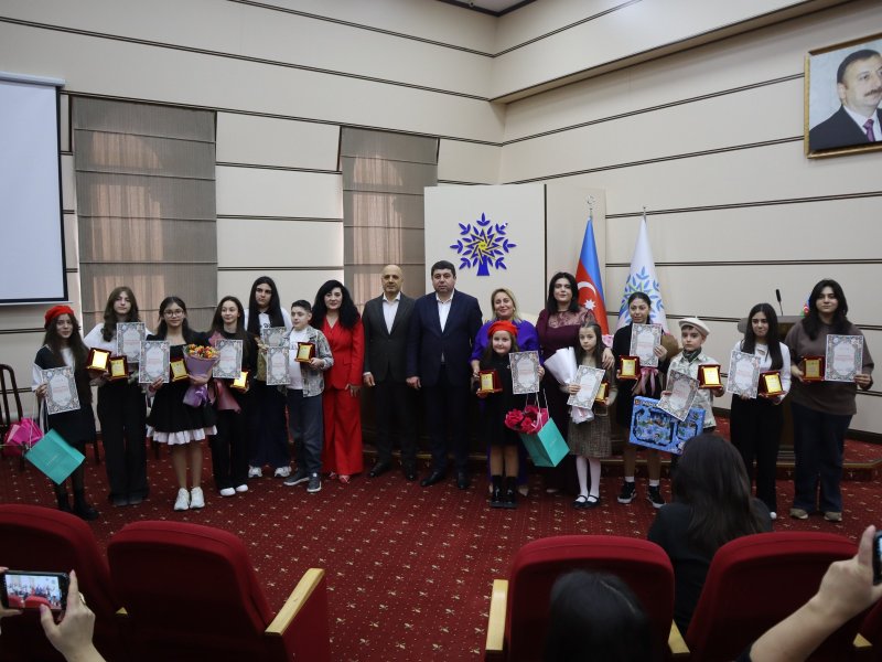 “Gələcəyin gənci” adlı ilk fərdi yaradıcılıq sərgisi keçirilib-FOTOLAR