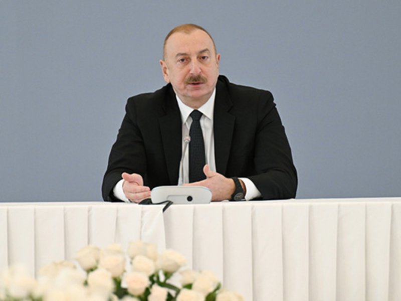 Məktəblərin tədris proqramına dəyişikliklər edilməlidir - İlham Əliyev