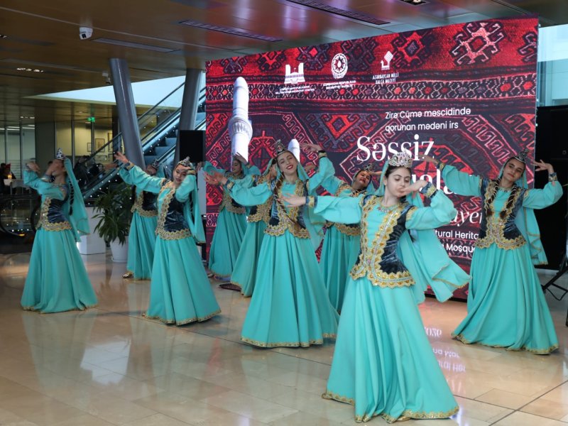 “Səssiz dualar” adlı sərgi açılıb-FOTOLAR