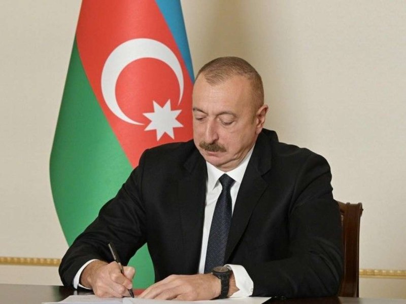 Prezident daha 5 fərman imzaladı - Maaşlar...