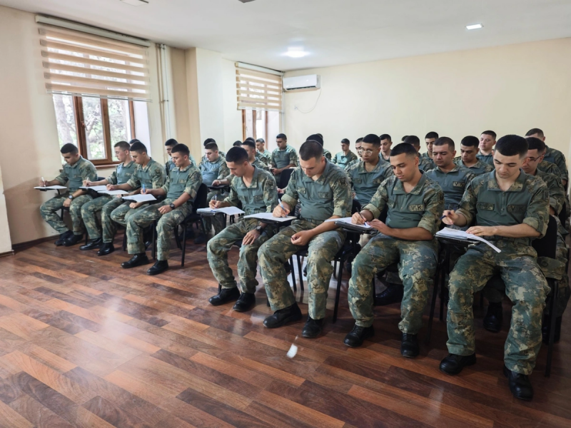 Bu məzunlar orduda birbaşa leytenant kimi xidmət edəcək