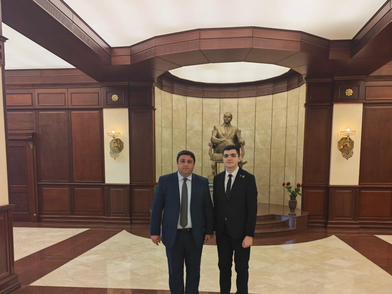 Gələcəyin hüquqşünasları milli məclisdə-FOTOLAR