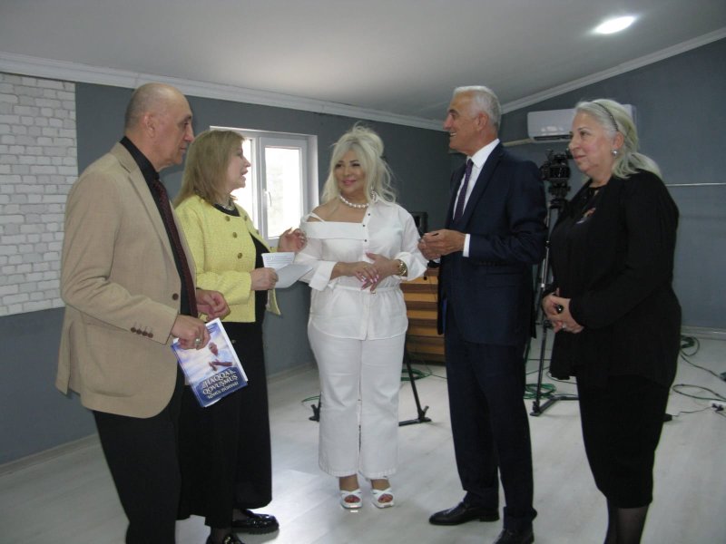 “Qayıdışa aparan yol" adlı  televiziya verilişi0-FOTO